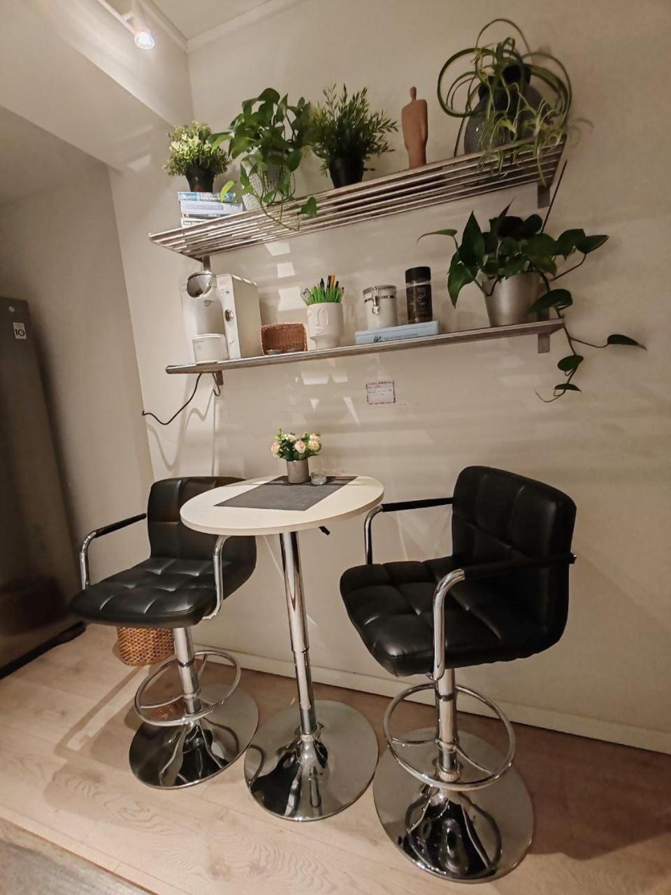 Central And Cozy Next To Oslo S Екстер'єр фото